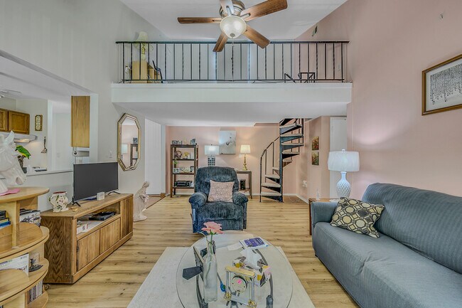 Living Room and Loft - 1112 Summit Pointe