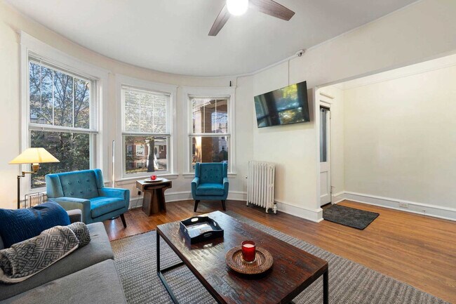 Foto del edificio - 6229 N Wayne Ave