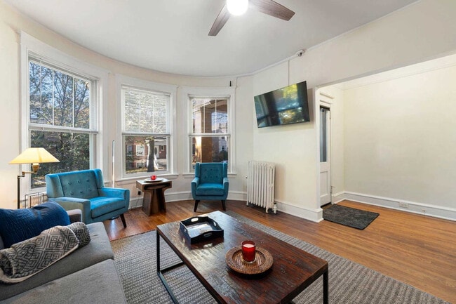 Building Photo - 6229 N Wayne Ave