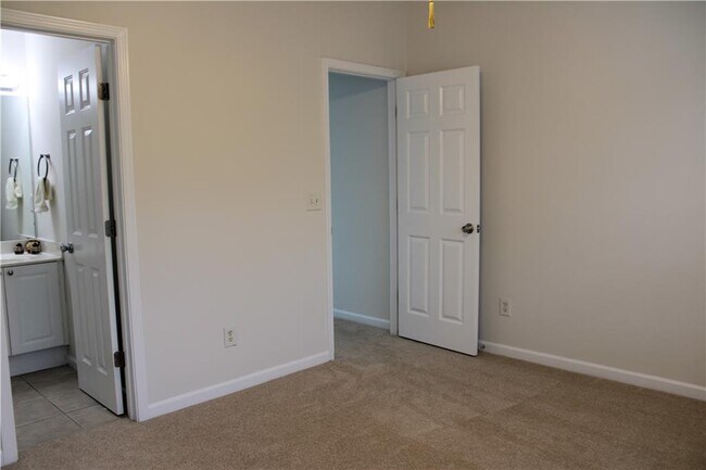Foto del edificio - 2059 Liberty Ct NW