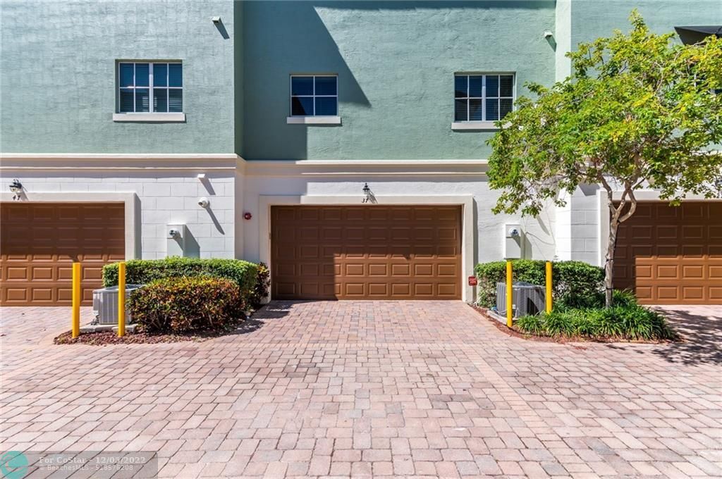 37 NW Hawthorne Pl, Boca Raton, FL 33432 Townhouse for Rent in Boca