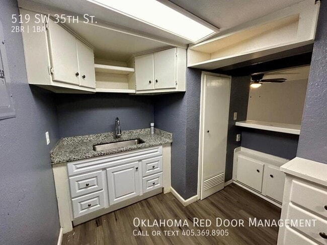 Building Photo - 2 Bedroom + Bonus Room! SW OKC Move in Ready!