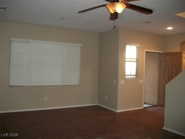 Foto del edificio - 8970 Lanta Island Ave