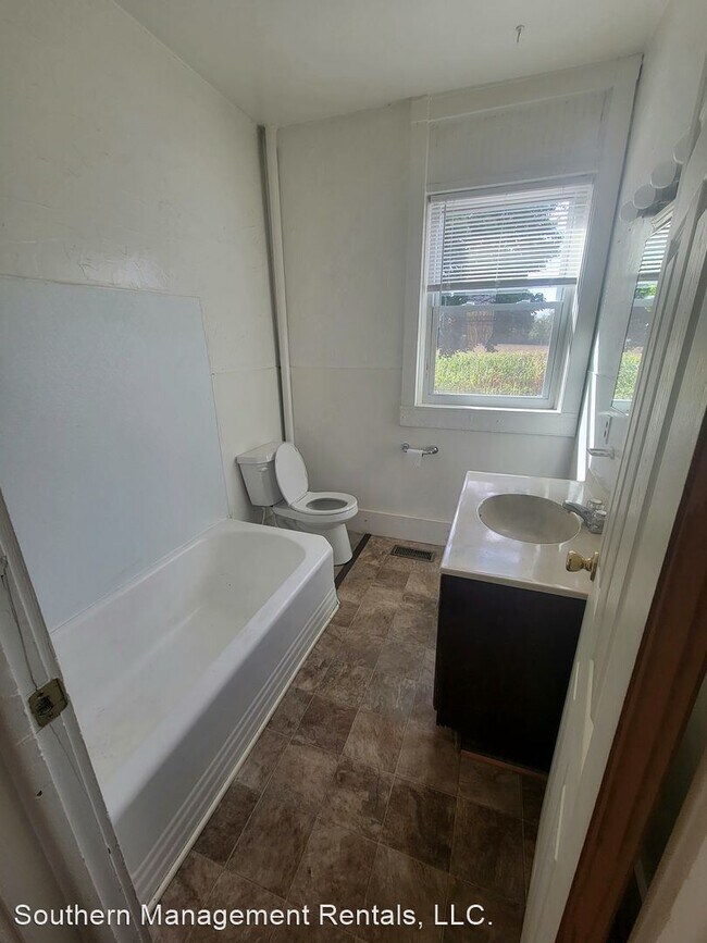 Foto del edificio - 3 br, 2 bath House - 834 Stewartstown Road