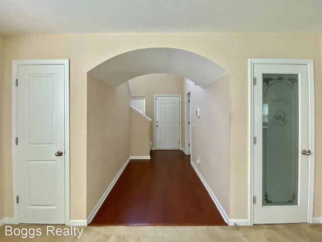 Building Photo - 4 br, 2.5 bath House - 249 Bender Street