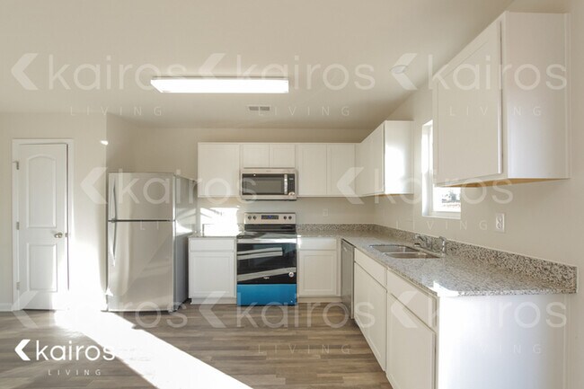Foto del edificio - 190 Bennett Dairy Rd.