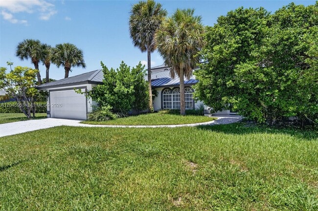 Building Photo - 542 N Cypress Dr