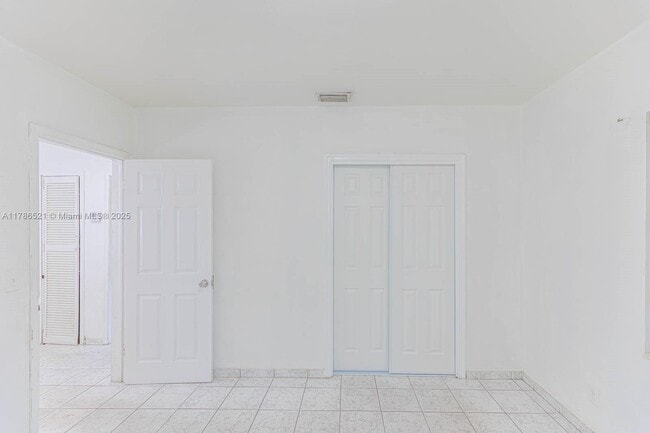 Building Photo - $2,950MONTHLY;13140 N MIAMI AVE MIAMI, FL ...