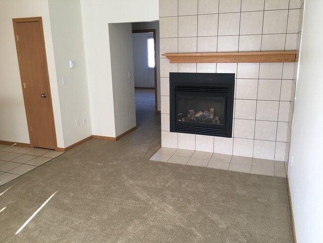 *Living room with fireplace - 400 Monitor St