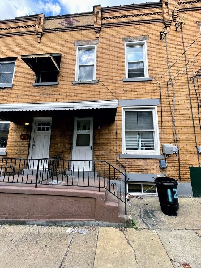 Building Photo - 12 Edith Pl