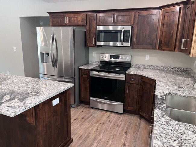 Building Photo - Gorgeous 3bd/2bath home!