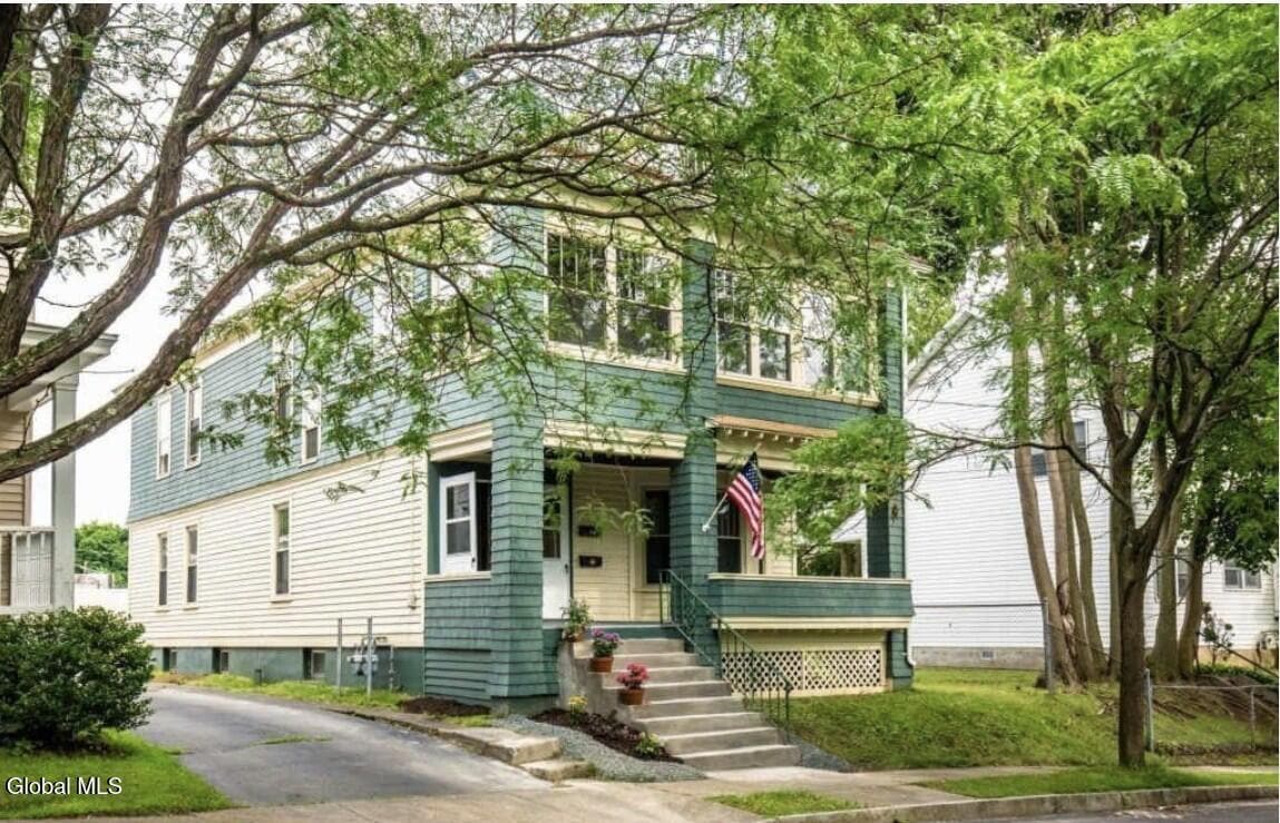 Primary Photo - 2 Woodrow Ct