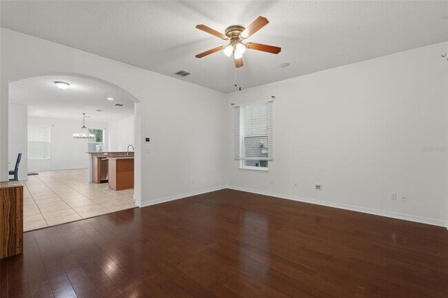 Foto del edificio - 6310 Golden Dewdrop Trail