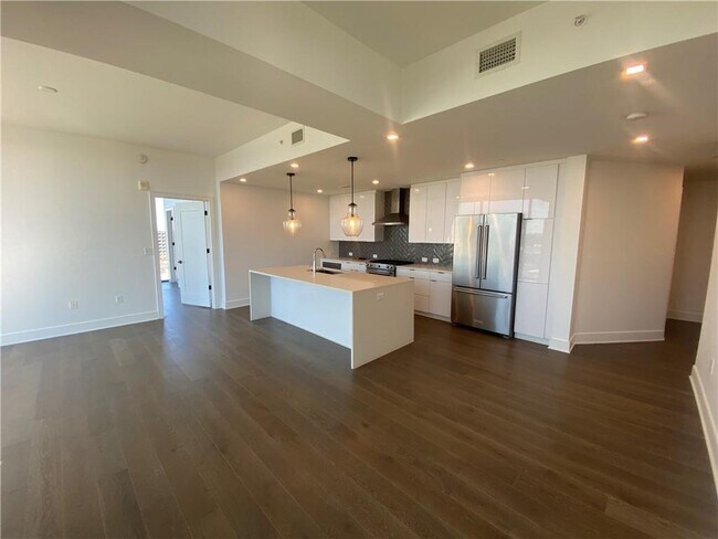 Building Photo - 788 West Marietta St NW