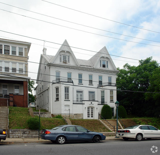 Building Photo - 133-135 Summit Ave