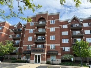 Building Photo - 3401 N Carriageway Dr