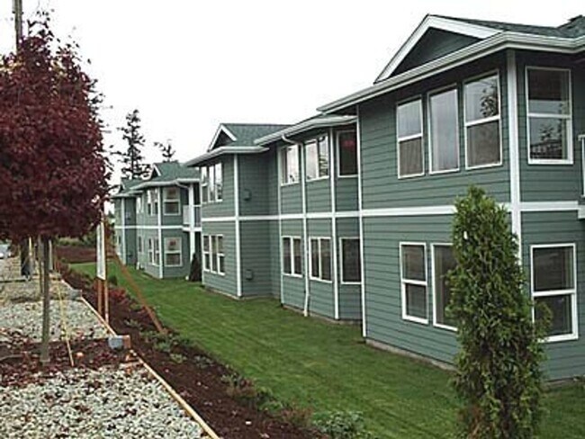 Building Photo - Walnut Grove 2 Bedroom, 2 Bath Condominium