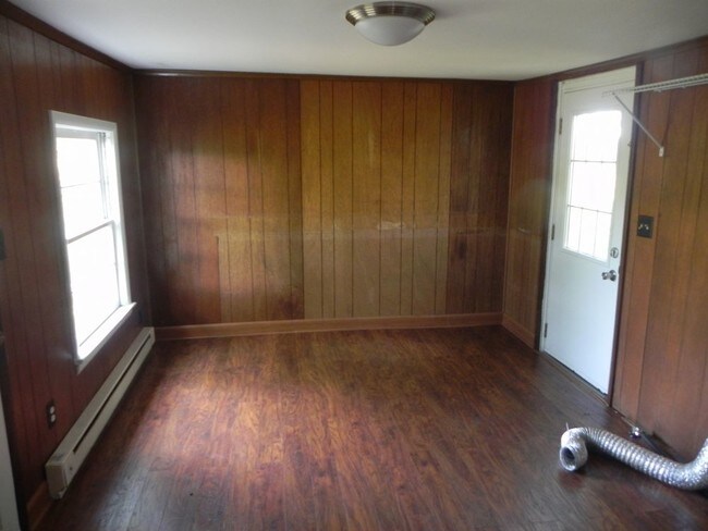 Foto del edificio - 15514 Guinn Ln