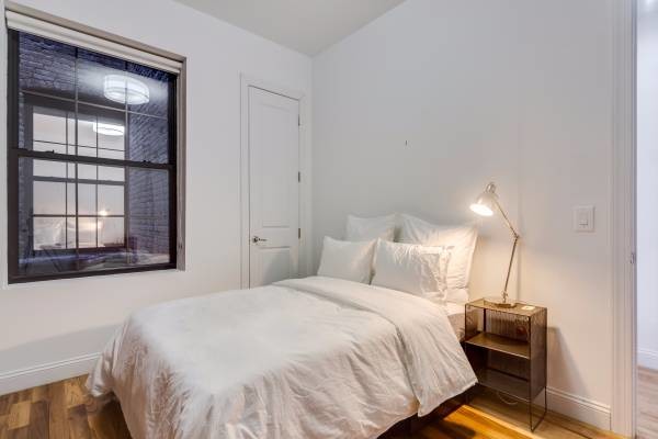 Primary Photo - 70 Herkimer St