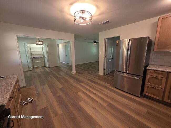 Building Photo - 3/2 Remodeled Home in Cherokee TX