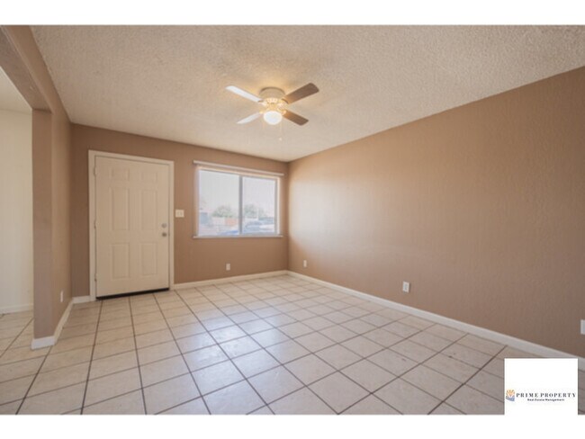 Building Photo - Discover the Allure of this Chandler 2/1 A...