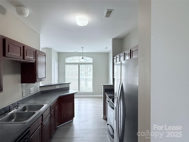 Building Photo - 4917 Sunburst Ln