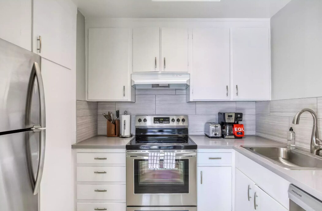 Kitchen - 801 Middlefield Rd