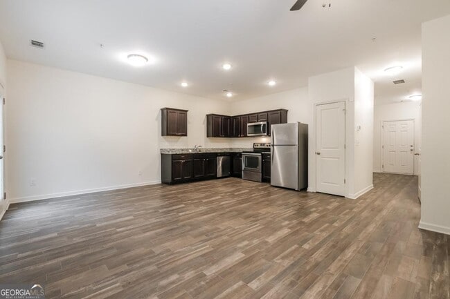 Building Photo - 1841 Millstream Hollow