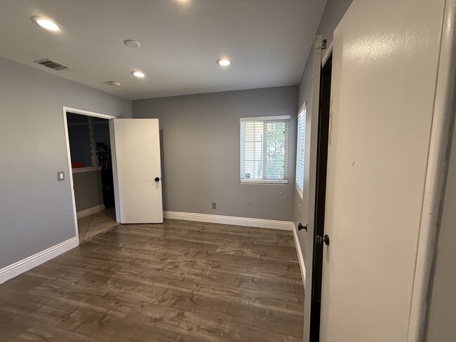 Building Photo - 10625 Dempsey Ave