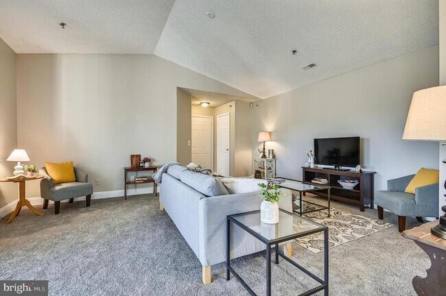 Foto del edificio - 45 Ashlar Hill Ct