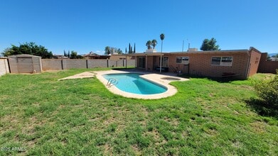 Building Photo - 5149 Paseo Las Palmas