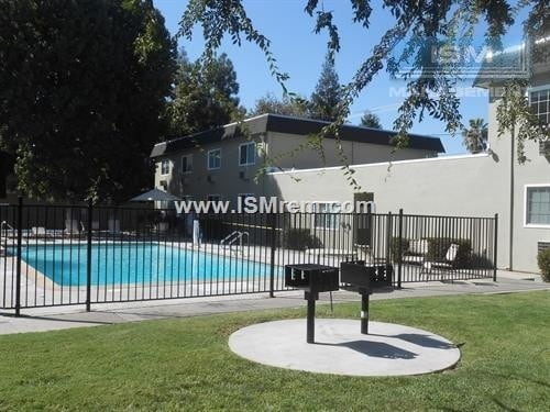 Building Photo - Parkside Apartments