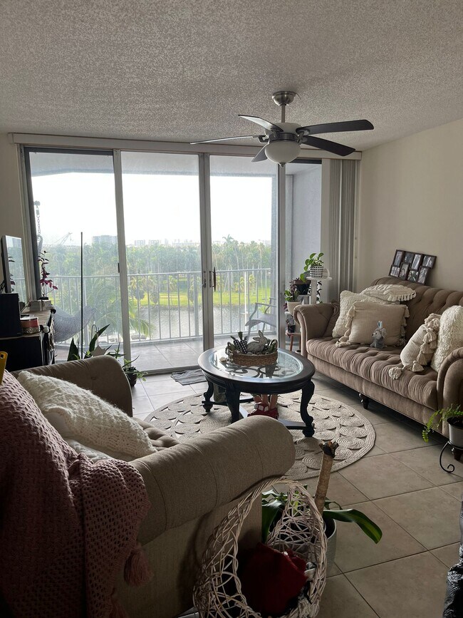 Foto del edificio - 1700 NW N River Dr