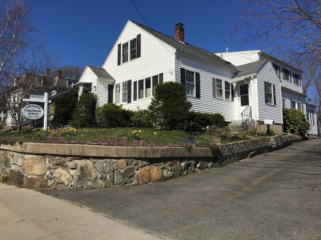 192 Main St, Amesbury, MA 01913 Apartments in Amesbury, MA