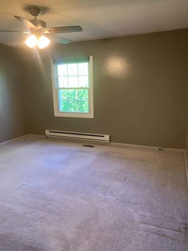 Building Photo - 967 Stratford Ct
