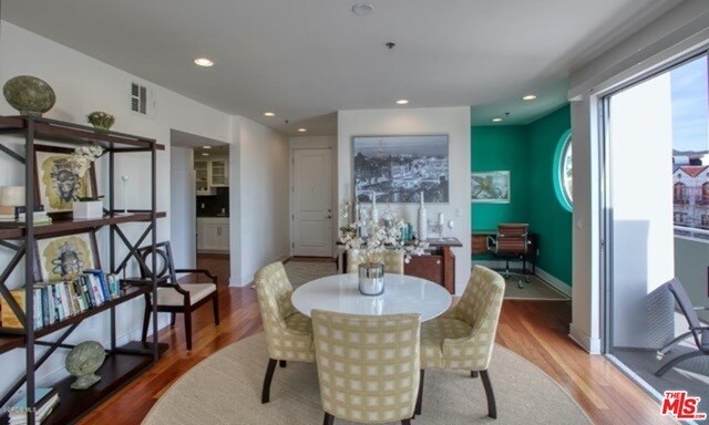 Foto del edificio - 817 N Alfred St