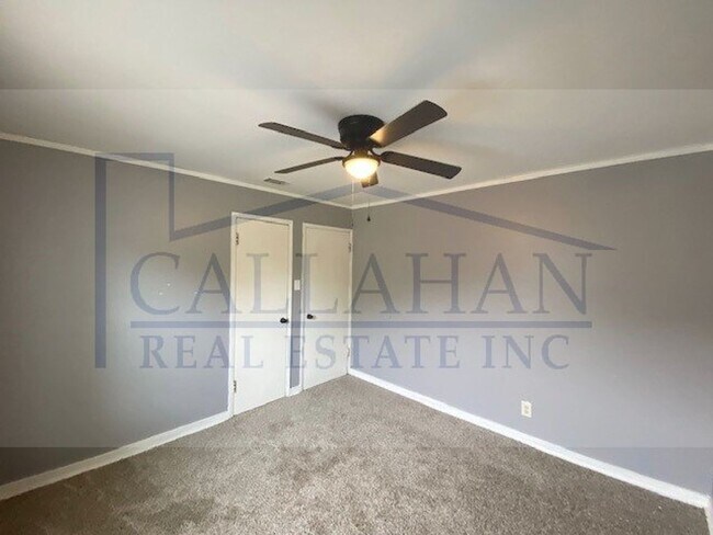 Building Photo - 2 Bedroom Park Hill Duplex