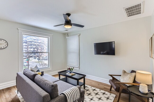 Foto del edificio - 540 E 1st Ave