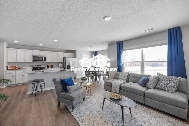 Building Photo - 2205 Bugge Dr