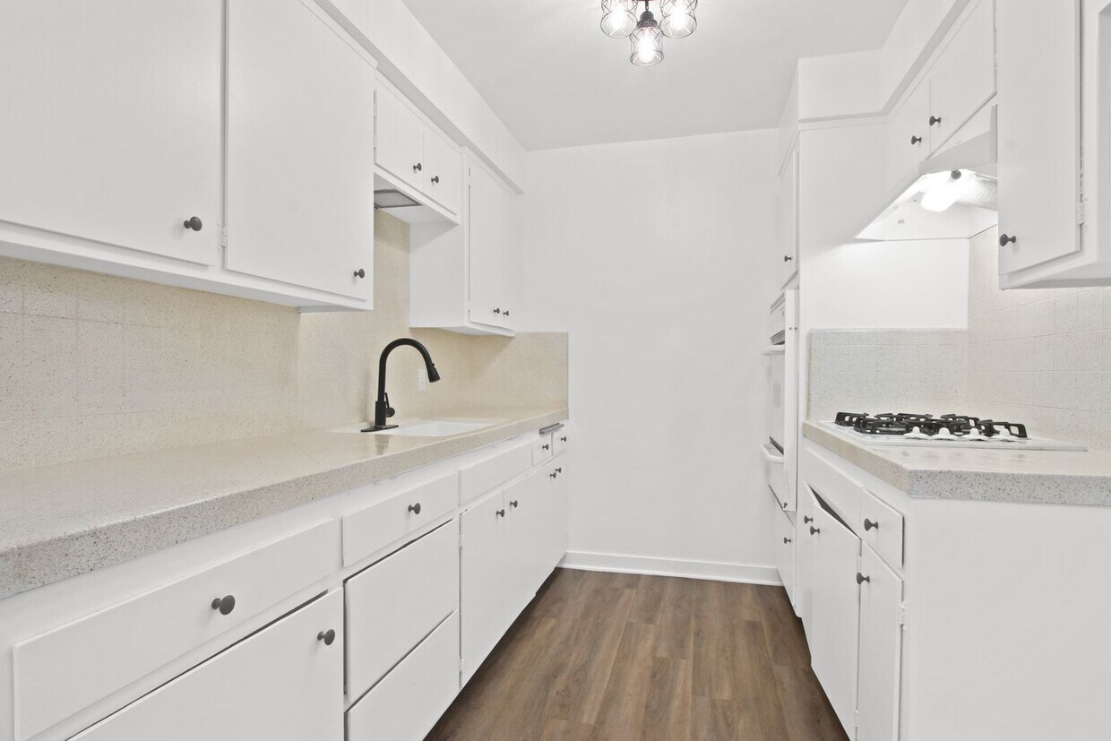 Foto principal - 9809 Tabor St
