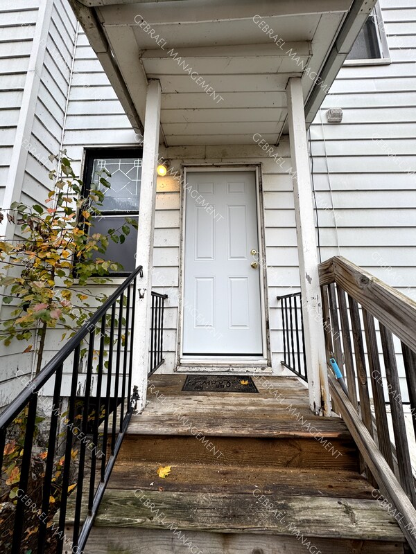 Primary Photo - 627 E Second St.