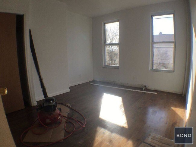 Foto del edificio - 475 Fairview Ave