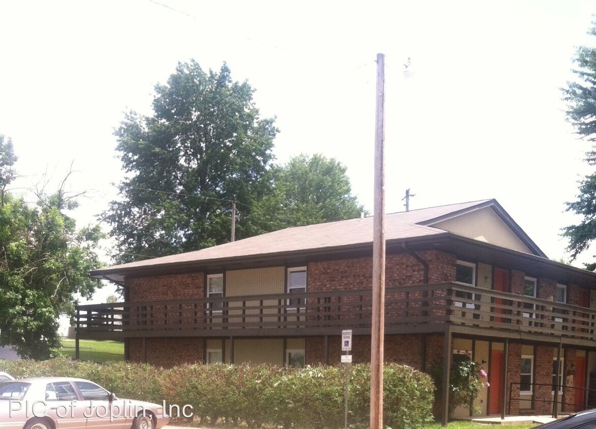 Primary Photo - 101 S Rice St