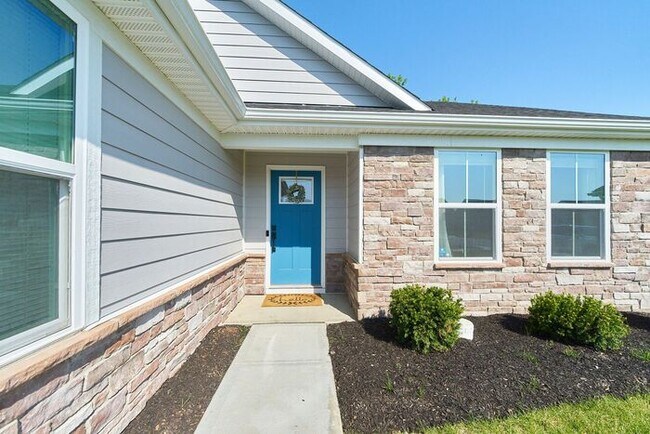 Building Photo - Beautiful Like New Ranch In Great Westfiel...