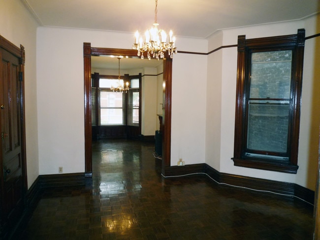 Building Photo - 1016 W Armitage Ave