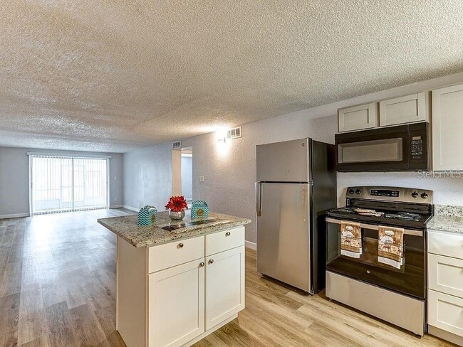 Building Photo - 9911 Aquarius Dr