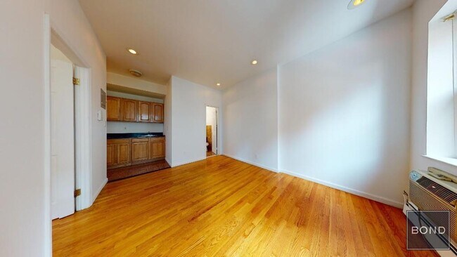 Foto del edificio - 249 E 53rd St