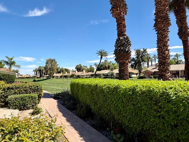 Foto del edificio - 257 Calle Del Verano