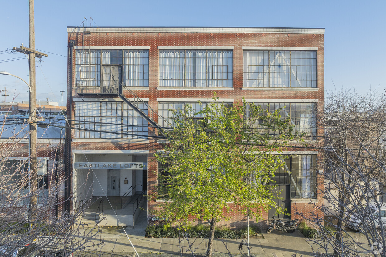 Primary Photo - Eastlake Lofts