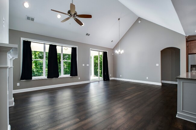 Building Photo - 318 Chatuga Ln